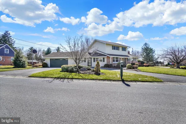 $409,900 | 3242 Elmae Drive, Lancaster, PA 17601