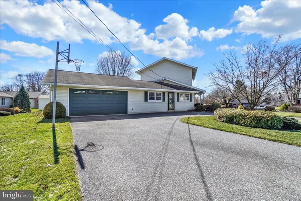 $409,900 | 3242 Elmae Drive, Lancaster, PA 17601