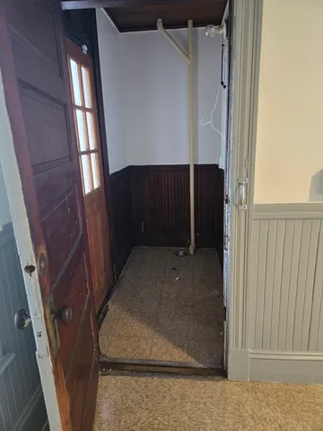 $1,700 | 37 Clinton Avenue, Unit 3R, Holyoke, MA 01040