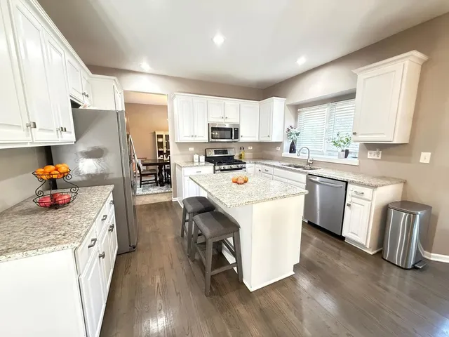 $559,000 | 731 Lake Ridge Drive, South Elgin, IL 60177