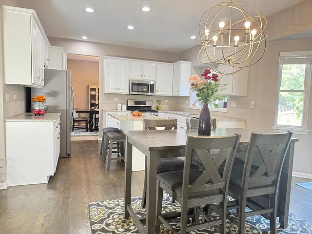 $559,000 | 731 Lake Ridge Drive, South Elgin, IL 60177