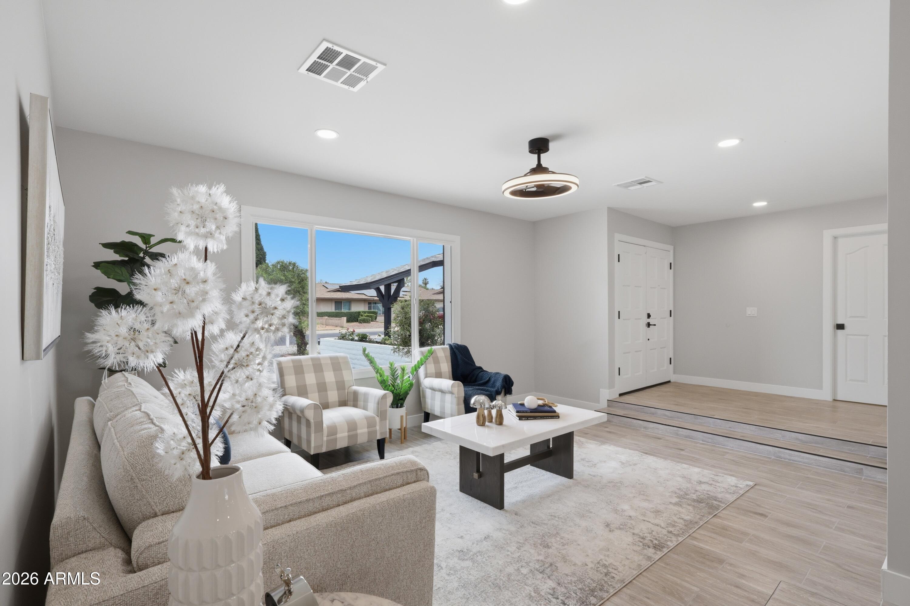 3453 West Hearn Road Phoenix, AZ 85053 - Photo 3 of 17