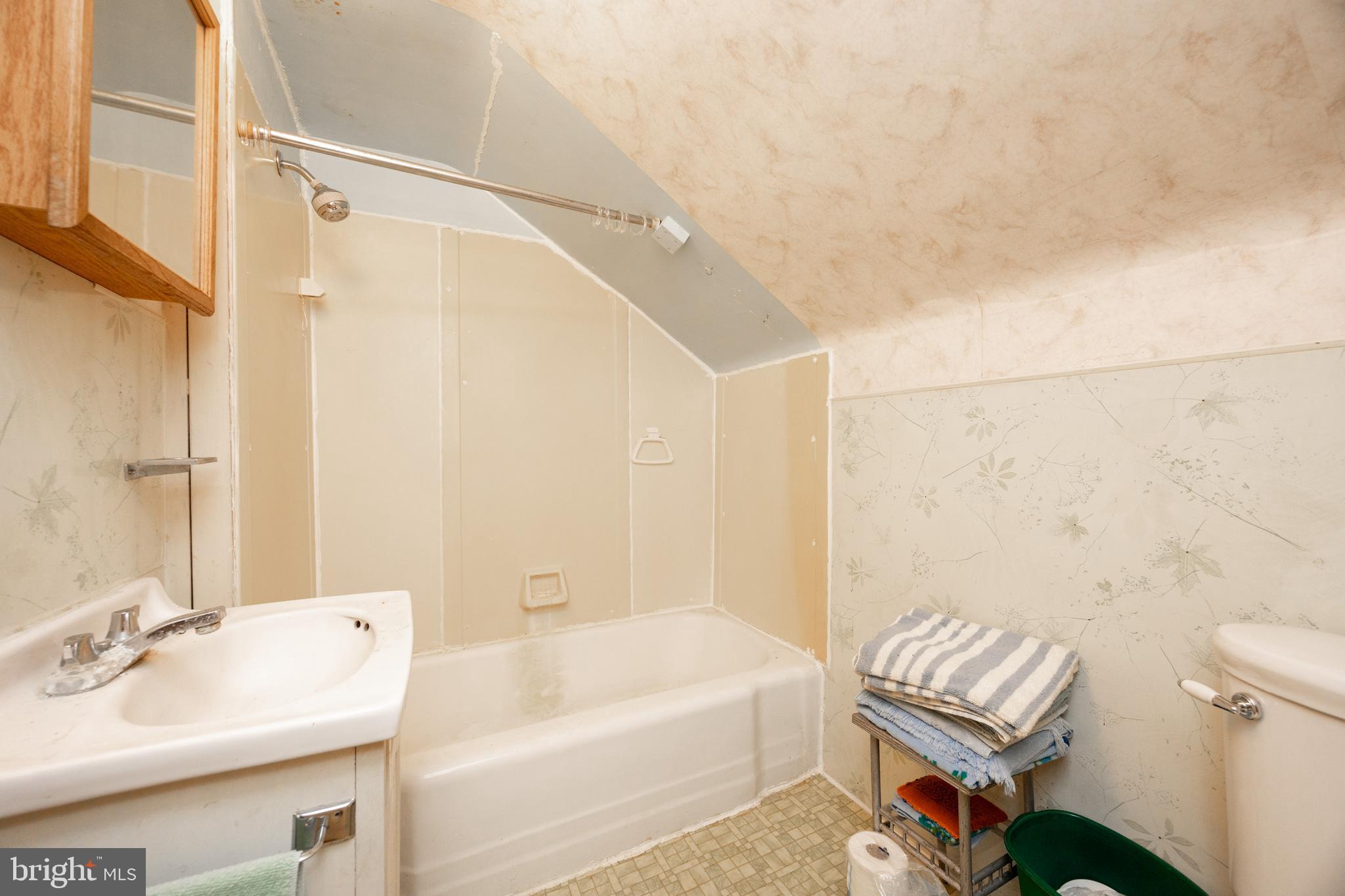 4 Boraten Road Royersford, PA 19468 - Photo 26 of 38 a bathroom with a sink and a bathtub