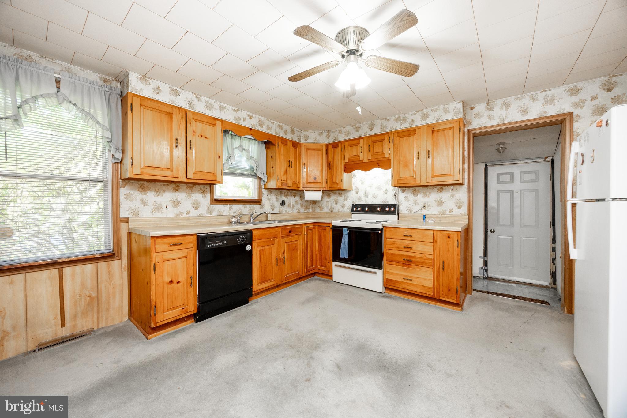 4 Boraten Road Royersford, PA 19468 - Photo 7 of 38 a kitchen with stainless steel appliances granite countertop a stove sink and cabinets