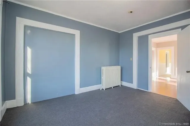 a view of empty room with window