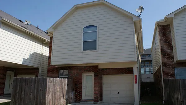 $1,980 | 1712 Aden Drive, Houston, TX 77003