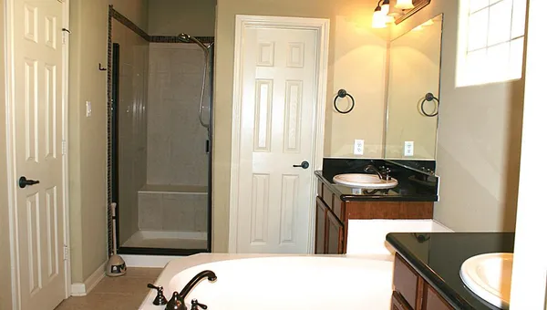 $1,980 | 1712 Aden Drive, Houston, TX 77003