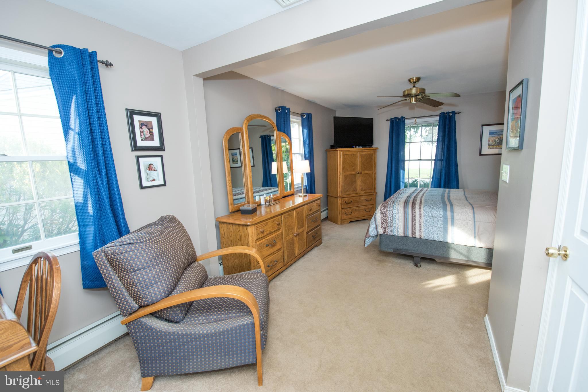 66 Towpath Road Levittown, PA 19056 - Photo 12 of 25