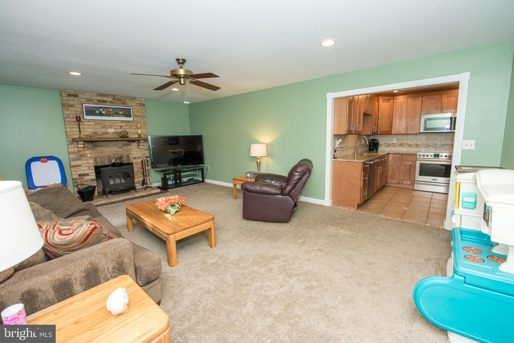 66 Towpath Road Levittown, PA 19056 - Photo 16 of 25