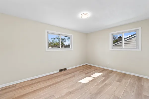 $3,500 | 15222 Huntington Court, Orland Park, IL 60462