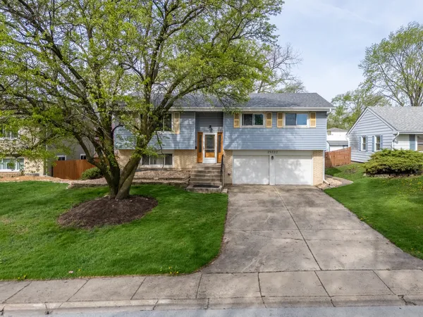 $3,500 | 15222 Huntington Court, Orland Park, IL 60462