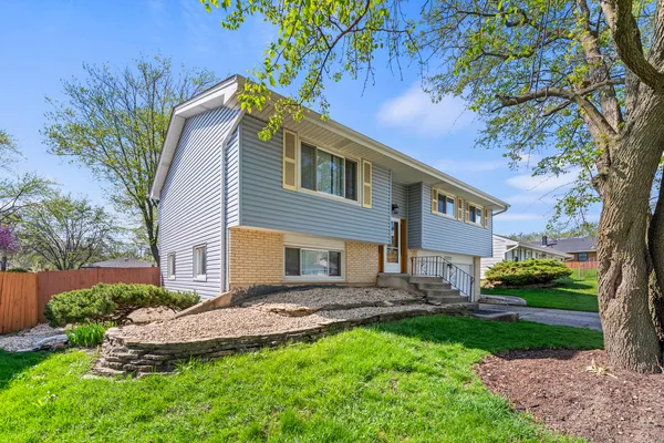 $3,500 | 15222 Huntington Court, Orland Park, IL 60462