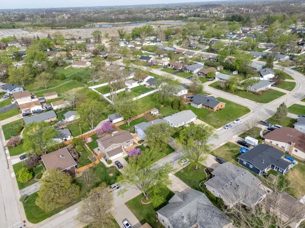 $3,500 | 15222 Huntington Court, Orland Park, IL 60462