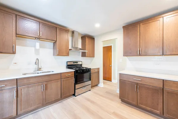 $3,500 | 15222 Huntington Court, Orland Park, IL 60462