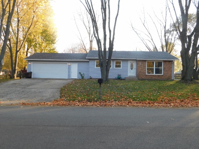 306 Errett Road Rochelle, IL 61068 - Photo 13 of 15 front view of house with a yard
