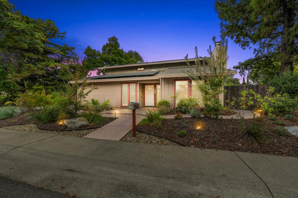 2217 Alameda Avenue Davis, CA 95616 - Photo 4 of 70