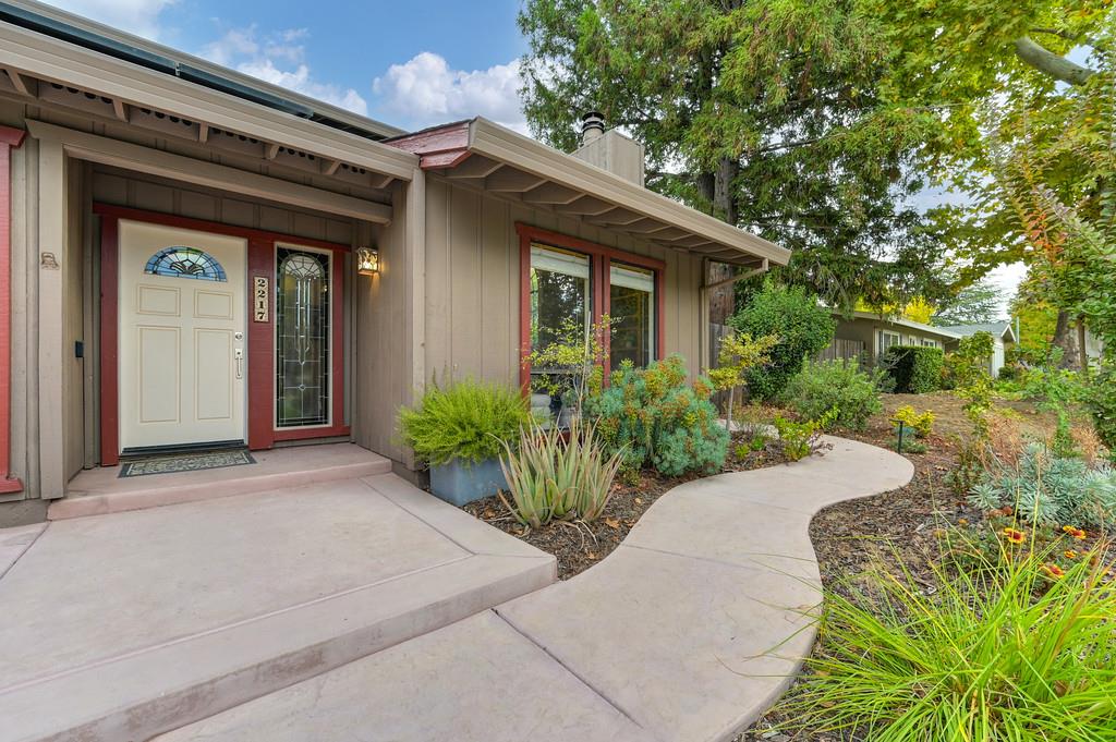 2217 Alameda Avenue Davis, CA 95616 - Photo 5 of 70