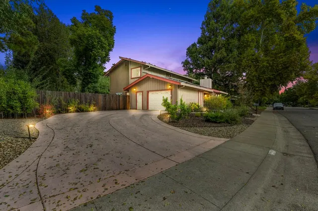 $1,285,000 | 2217 Alameda Avenue, Davis, CA 95616