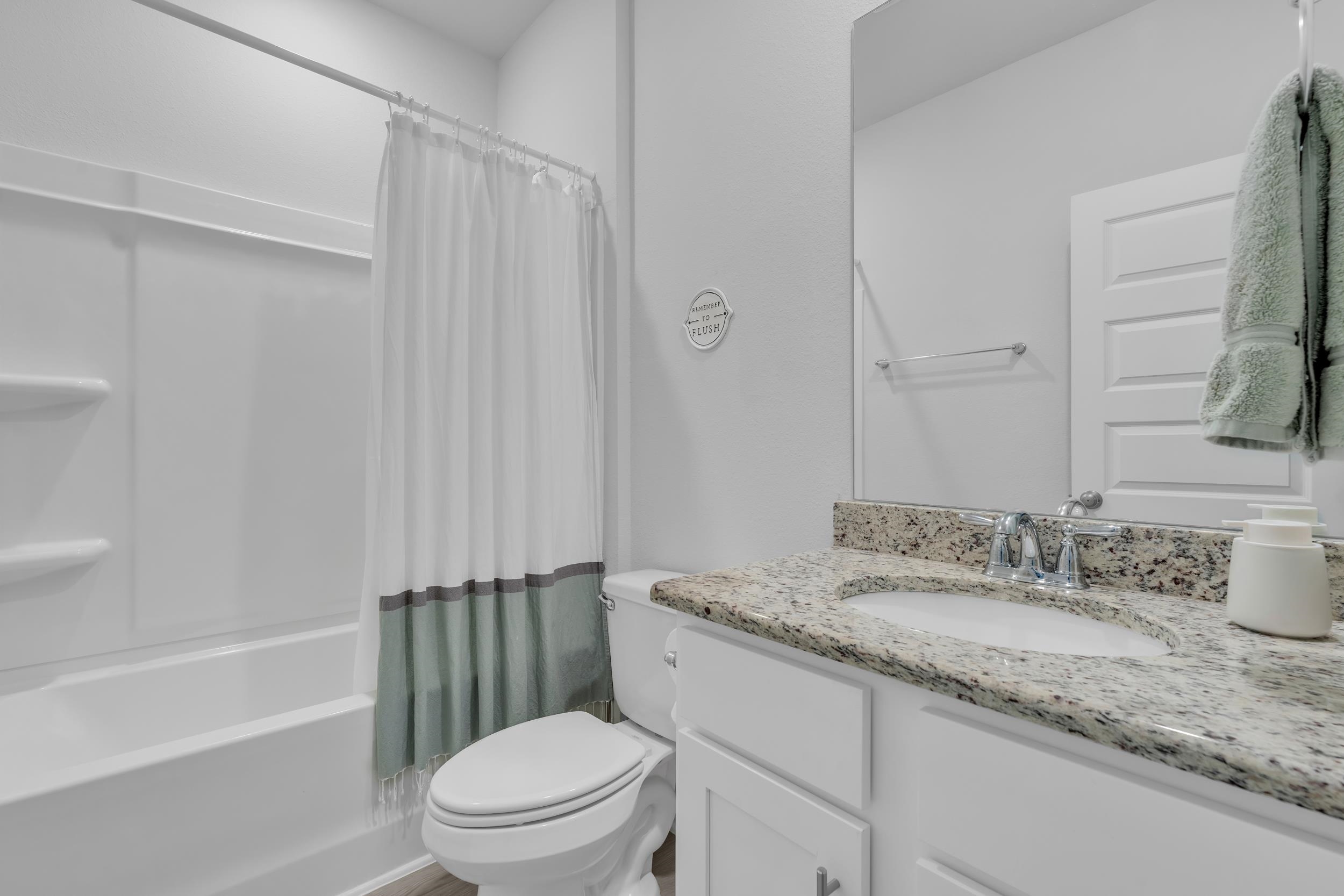 8774 Primland Boulevard Foley, AL 36535 - Photo 33 of 49 Bathroom