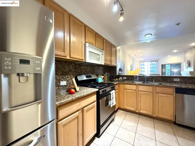 $525,000 | 320 Caldecott Lane, Unit 127, Oakland, CA 94618