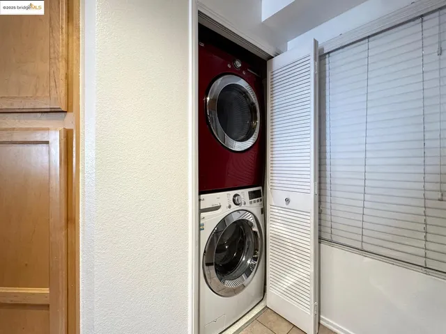 $525,000 | 320 Caldecott Lane, Unit 127, Oakland, CA 94618