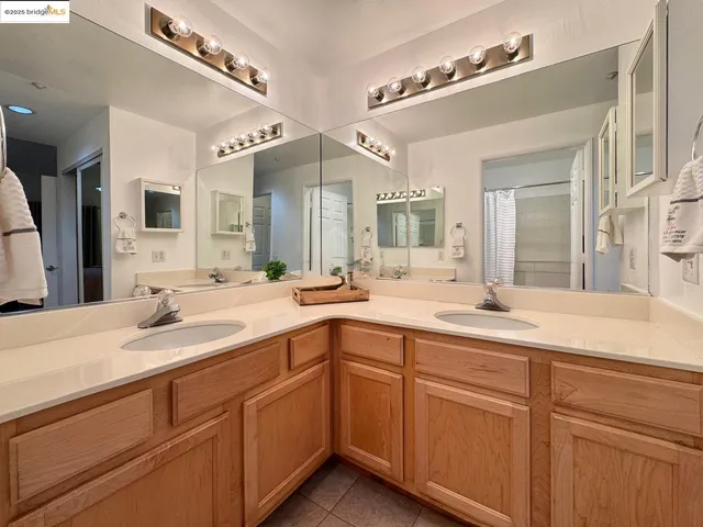 $525,000 | 320 Caldecott Lane, Unit 127, Oakland, CA 94618