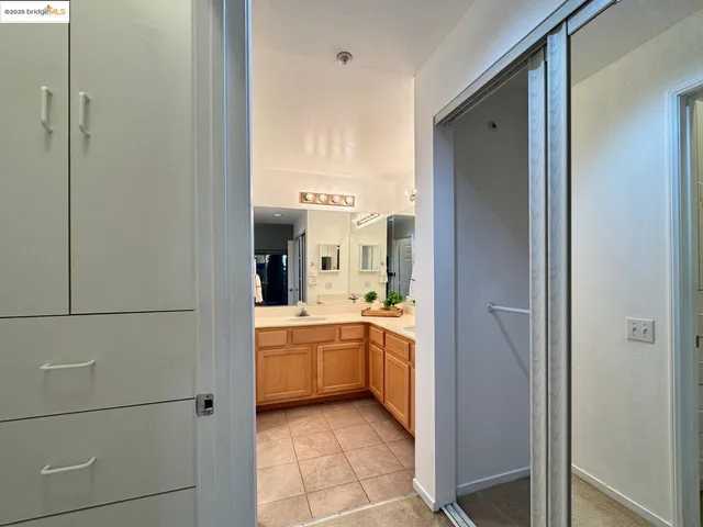 $525,000 | 320 Caldecott Lane, Unit 127, Oakland, CA 94618