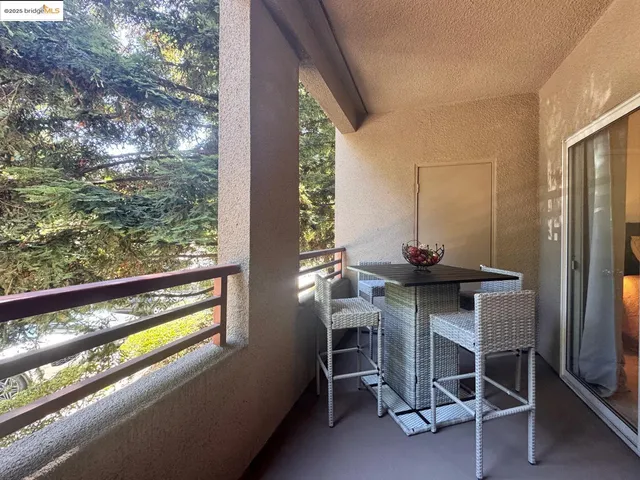 $525,000 | 320 Caldecott Lane, Unit 127, Oakland, CA 94618