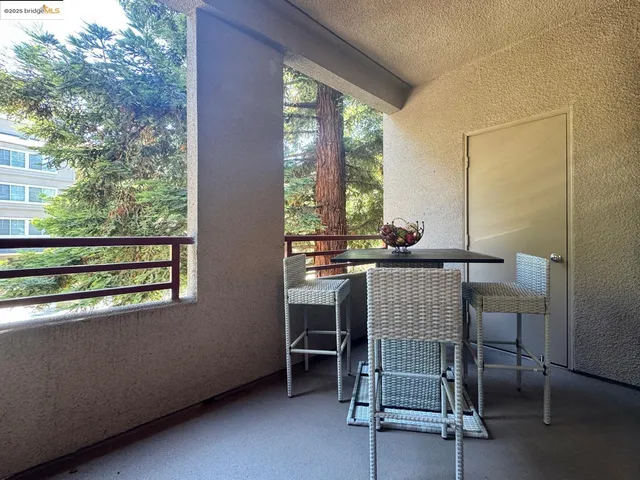 $525,000 | 320 Caldecott Lane, Unit 127, Oakland, CA 94618