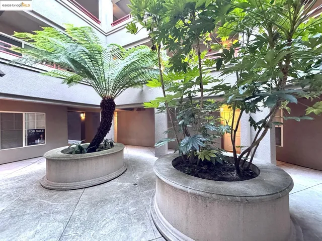 $525,000 | 320 Caldecott Lane, Unit 127, Oakland, CA 94618