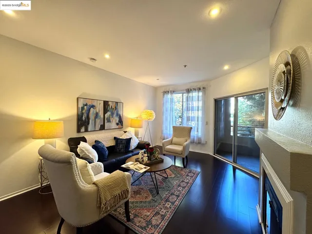 $525,000 | 320 Caldecott Lane, Unit 127, Oakland, CA 94618