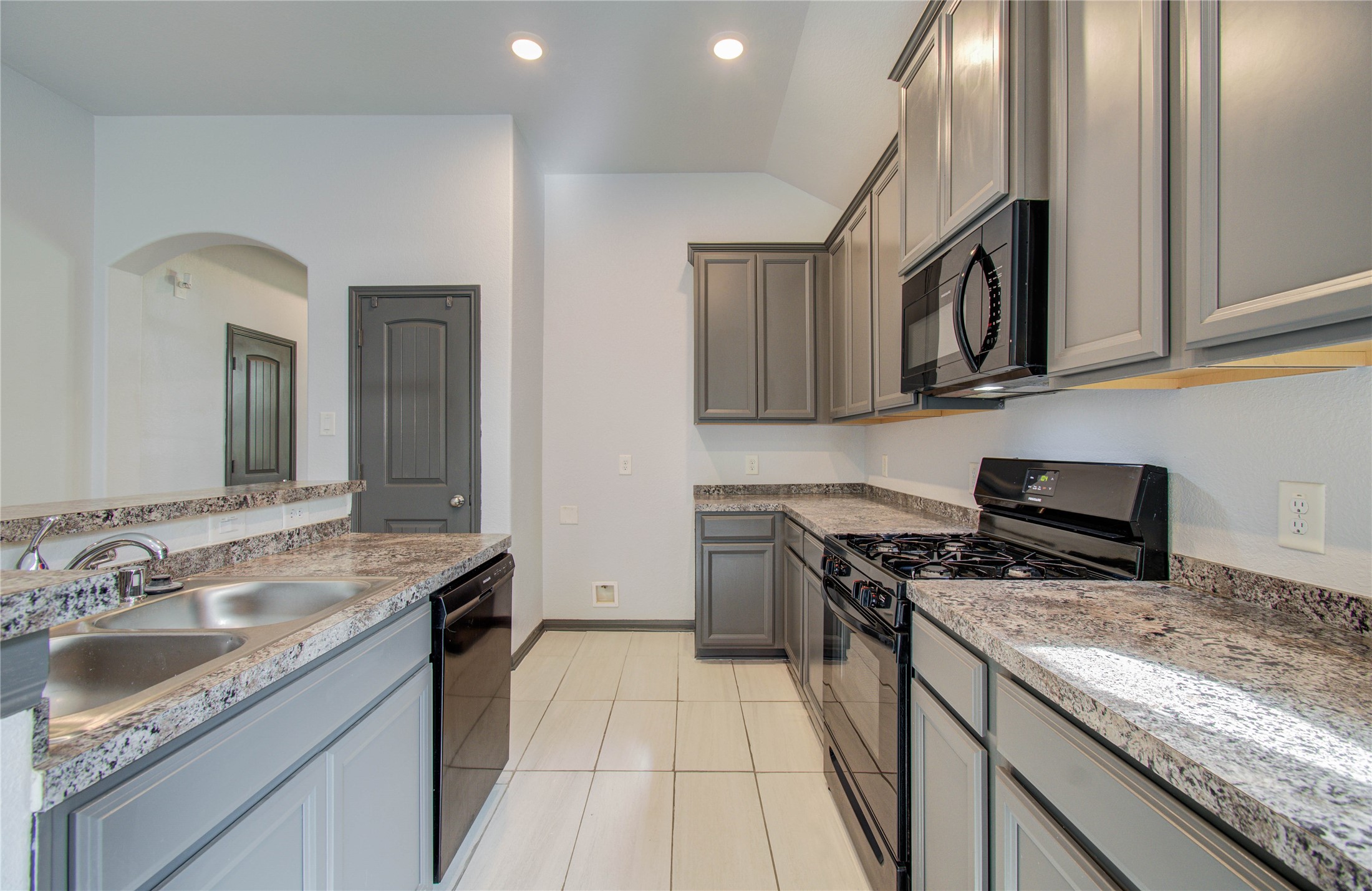 12147 La Salle River Road Conroe, TX 77304 - Photo 13 of 37