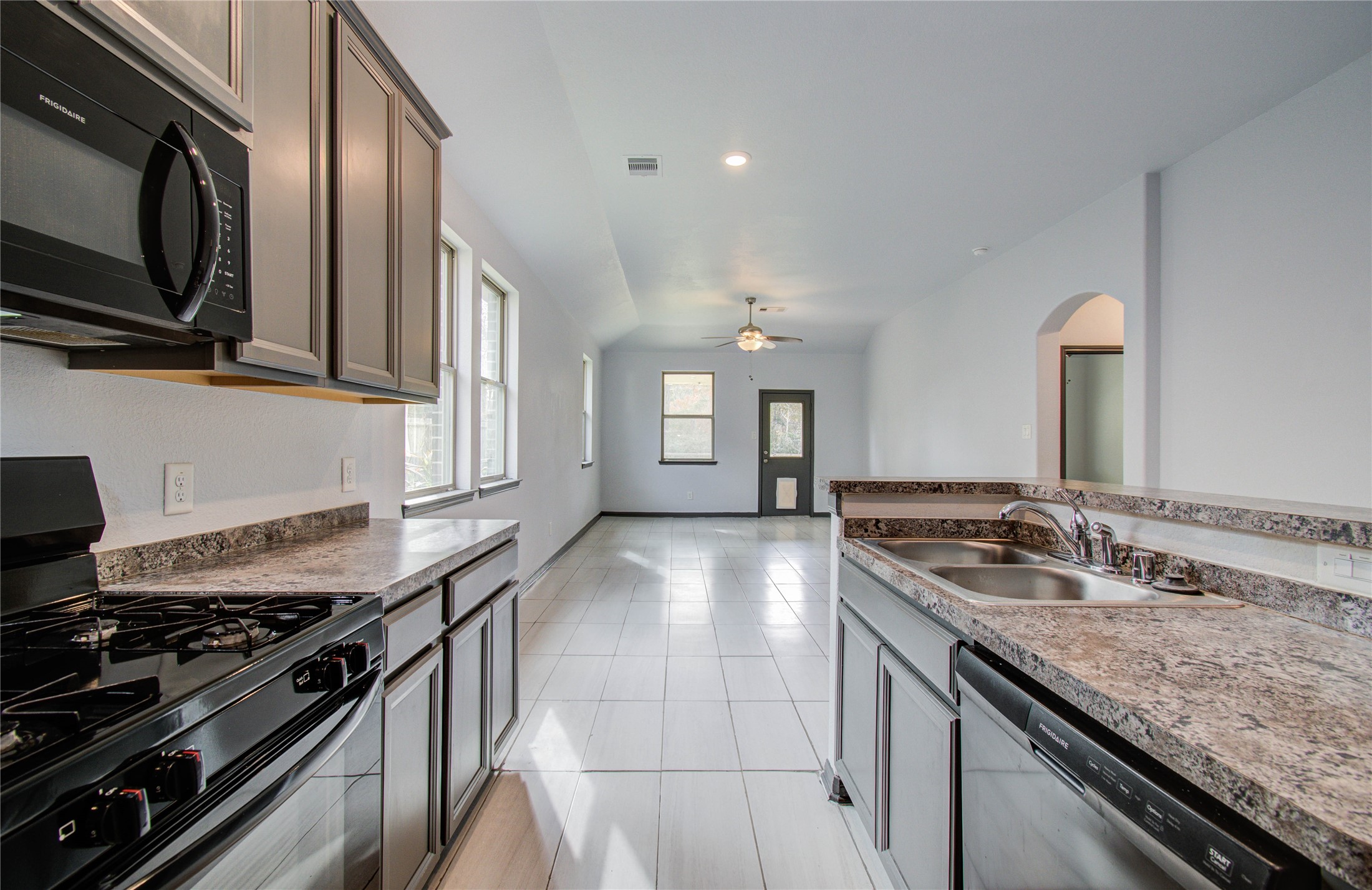 12147 La Salle River Road Conroe, TX 77304 - Photo 15 of 37