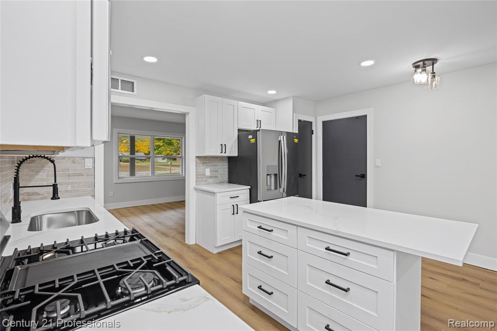 45466 Fairchild Road Macomb, MI 48042 - Photo 16 of 43 Gallery Image 16