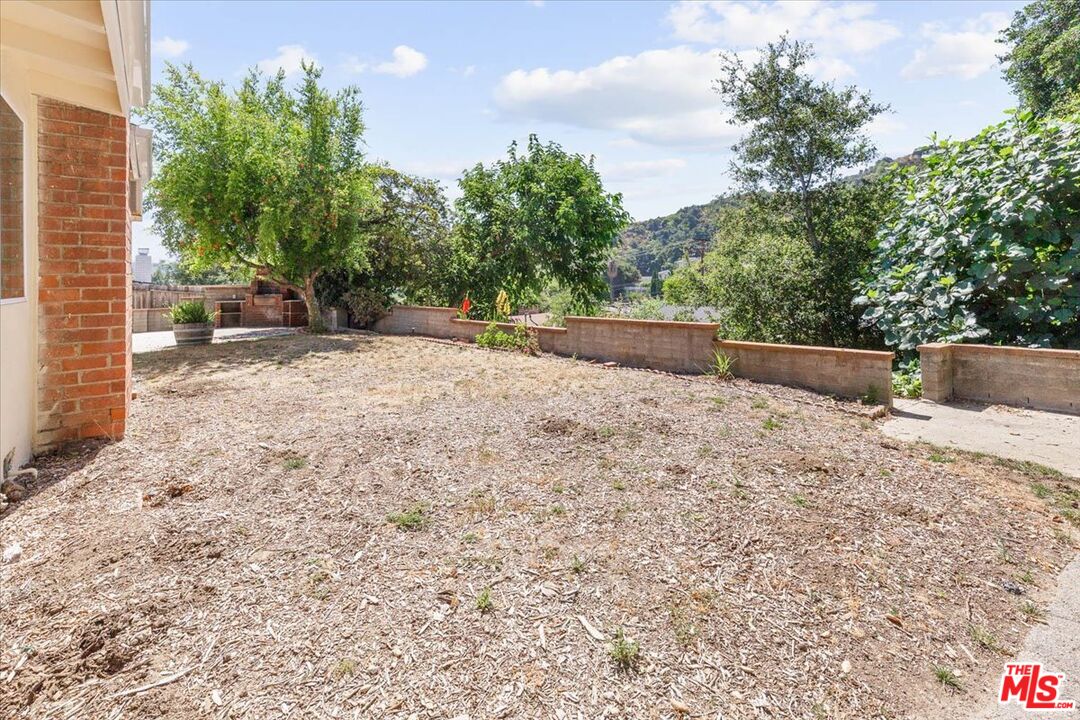 1012 Camann Street Glendale, CA 91208 - Photo 30 of 33 a view of backyard and outdoor space