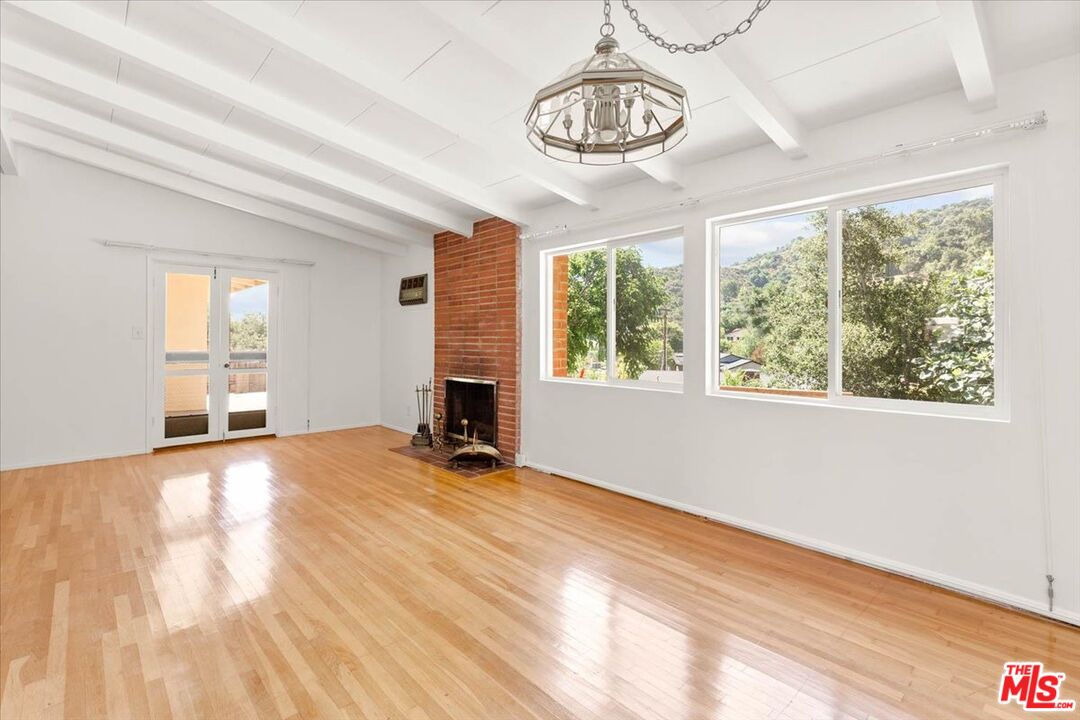 1012 Camann Street Glendale, CA 91208 - Photo 5 of 33 a view of an empty room with a window