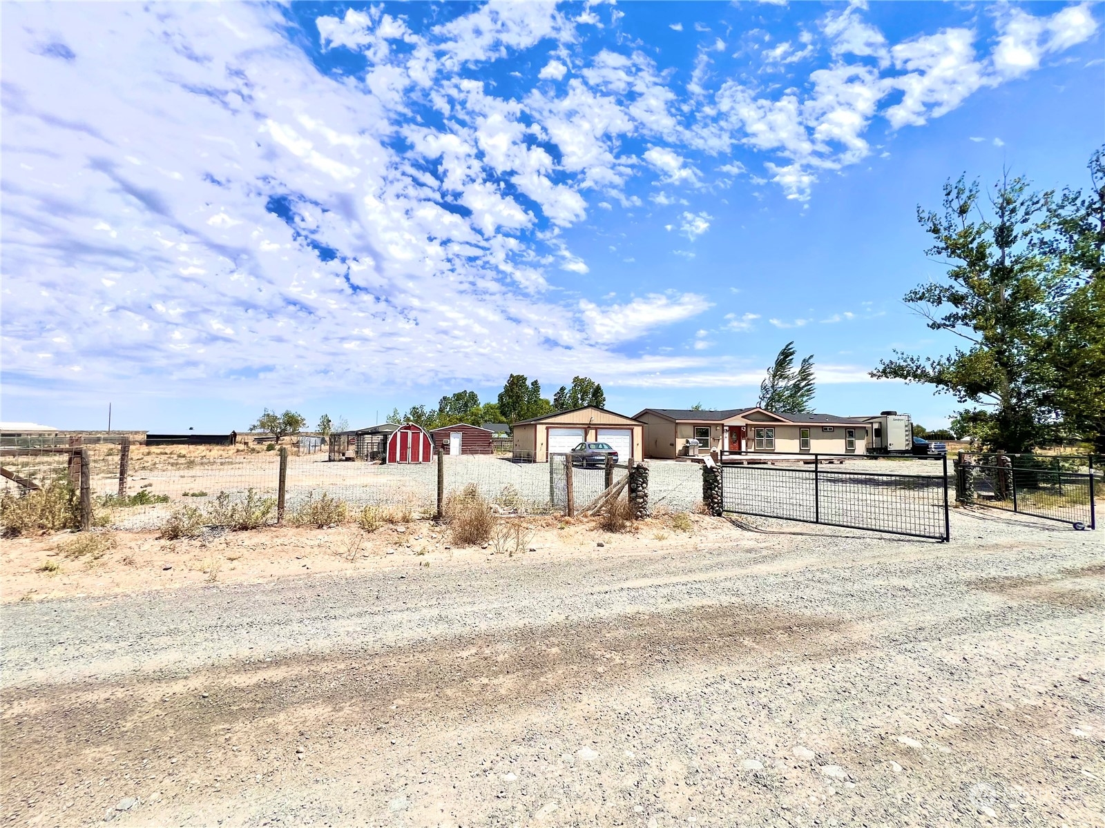 7595 Bouldercrest Road Northeast Moses Lake, WA 98837 - Photo 2 of 19 Gallery Image 2