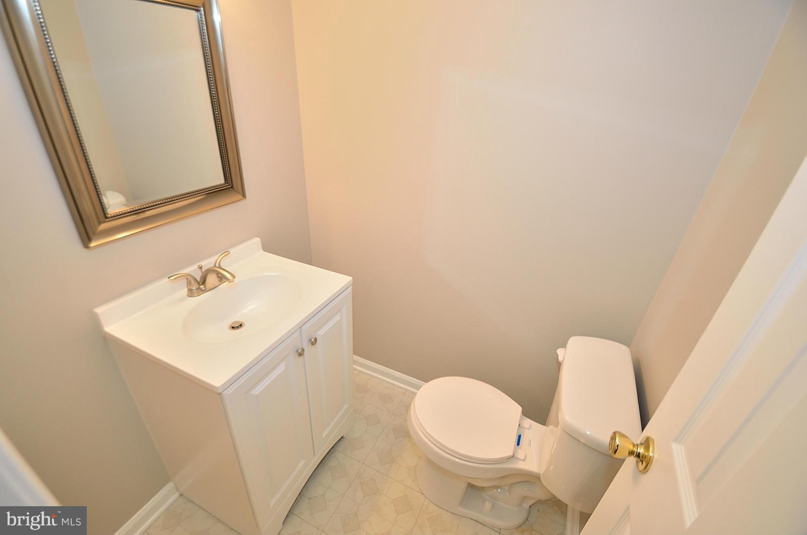 9211 Mac Swain Place Springfield, VA 22153 - Photo 24 of 30 Bath