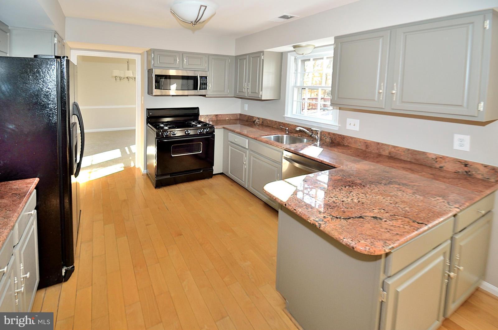 9211 Mac Swain Place Springfield, VA 22153 - Photo 6 of 30 Kitchen