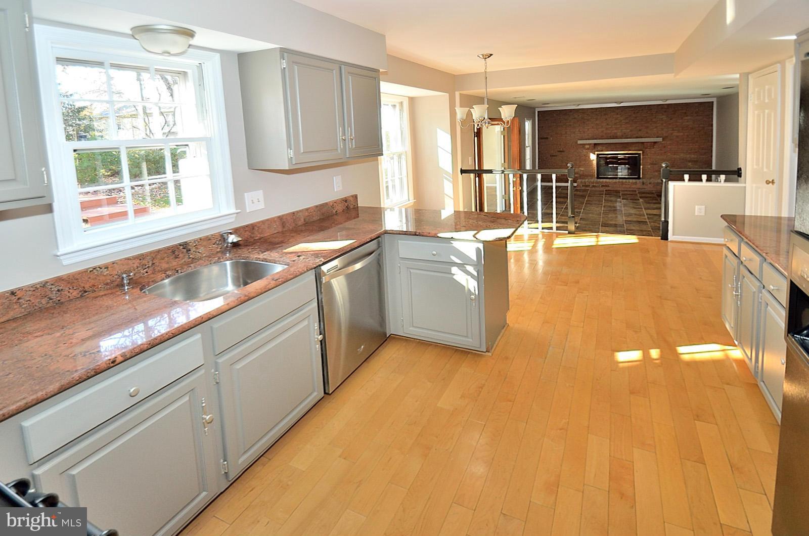 9211 Mac Swain Place Springfield, VA 22153 - Photo 8 of 30 Kitchen
