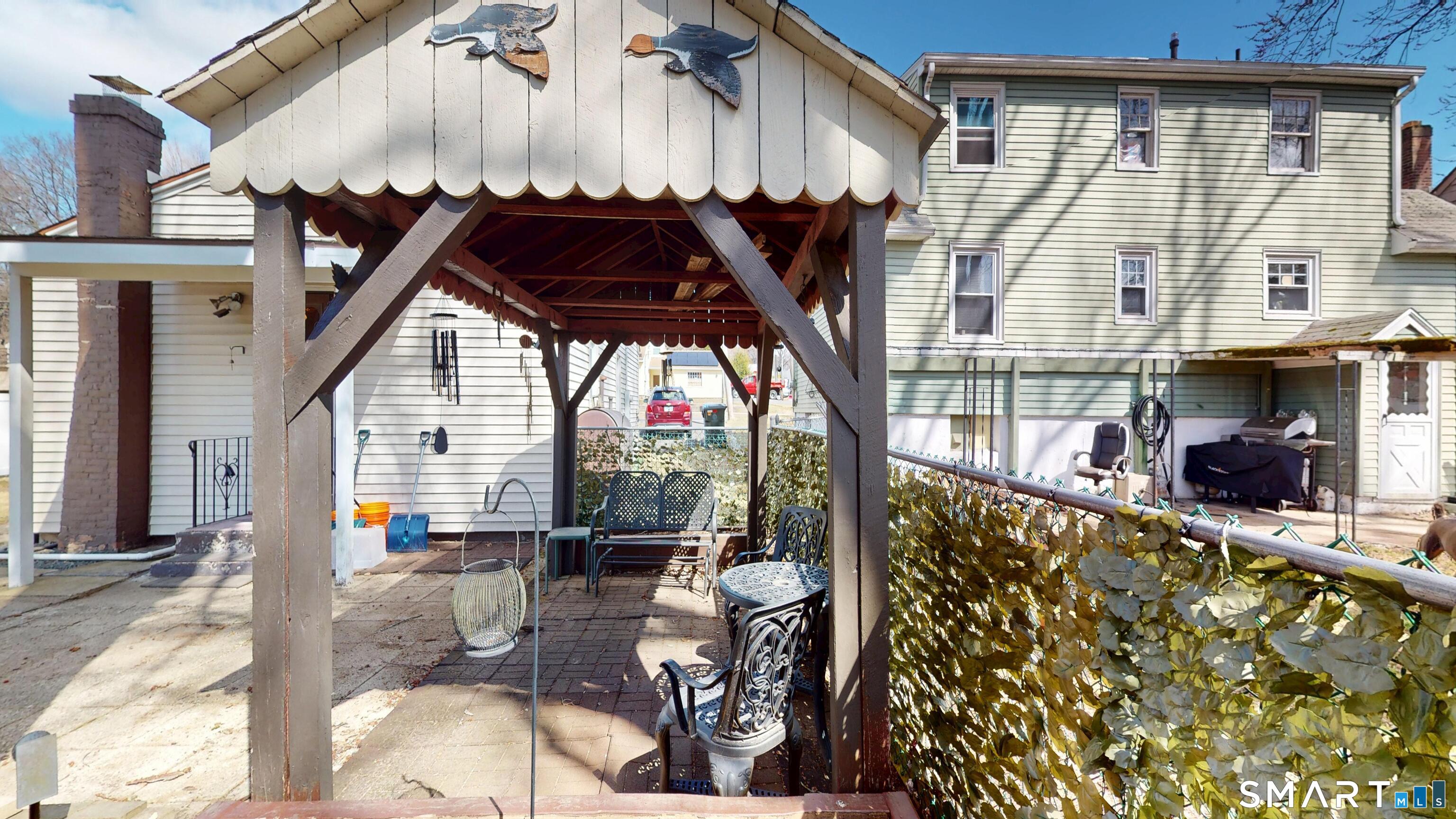 137 Brook Street Bristol, CT 06010 - Photo 8 of 37