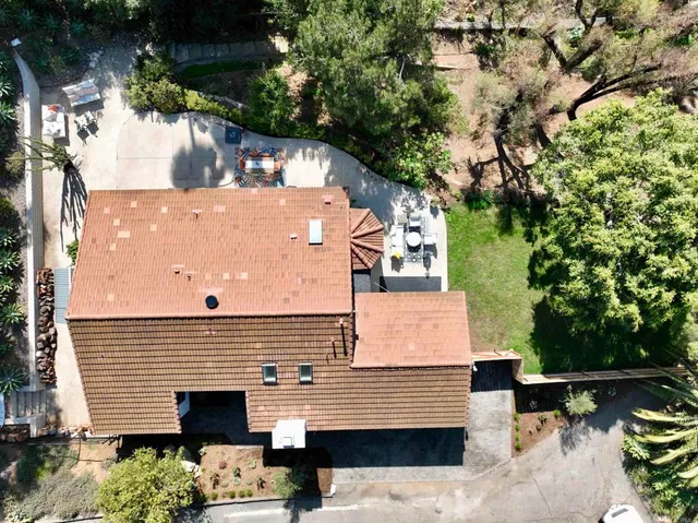 $1,749,000 | 1427 Avocado Road, Oceanside, CA 92054