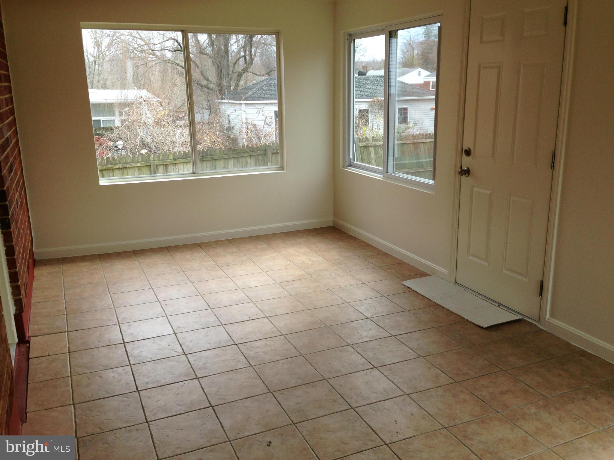 4716 Oxbow Road Rockville, MD 20852 - Photo 16 of 30 Interior (General)