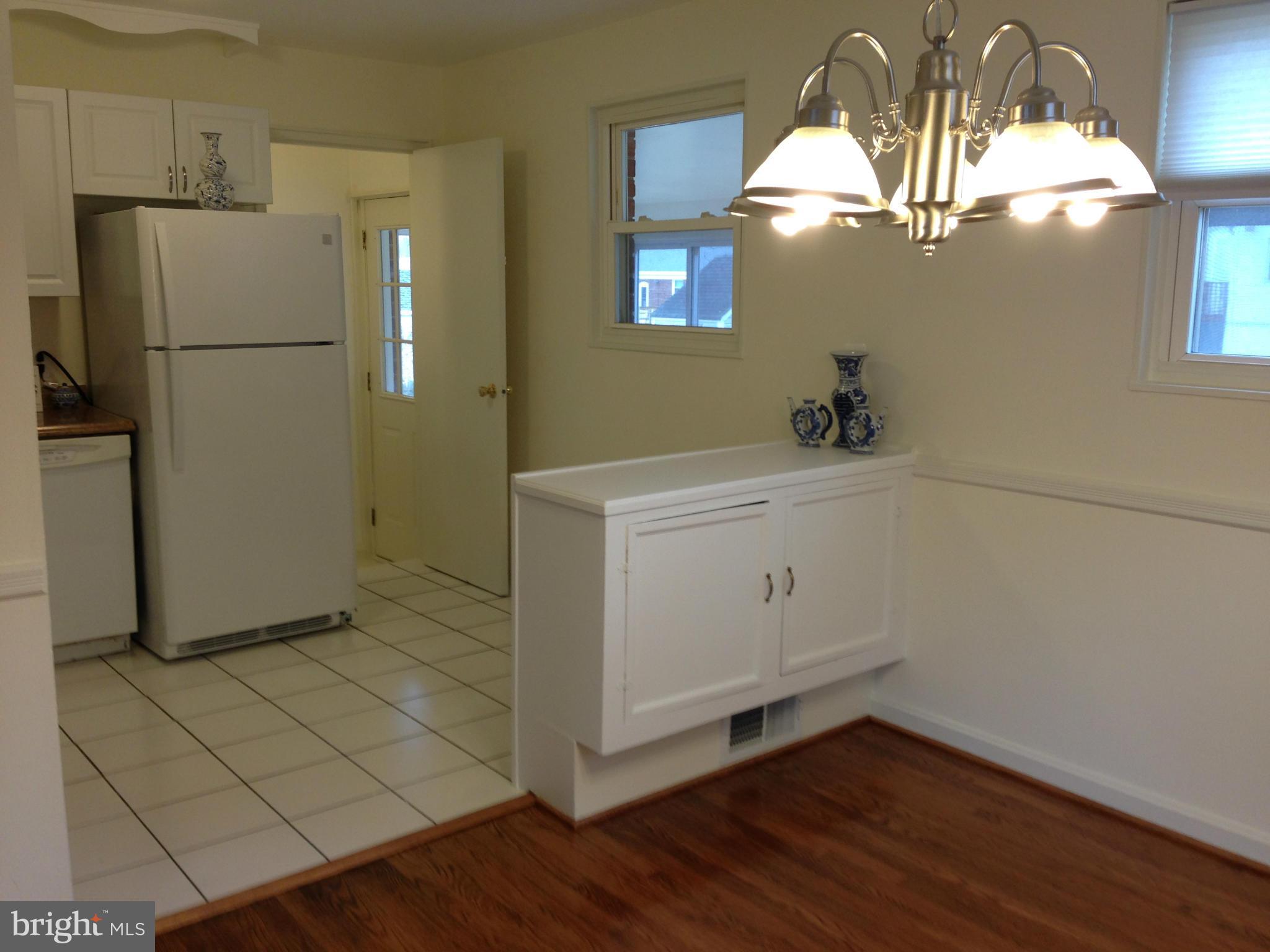 4716 Oxbow Road Rockville, MD 20852 - Photo 2 of 30 Kitchen