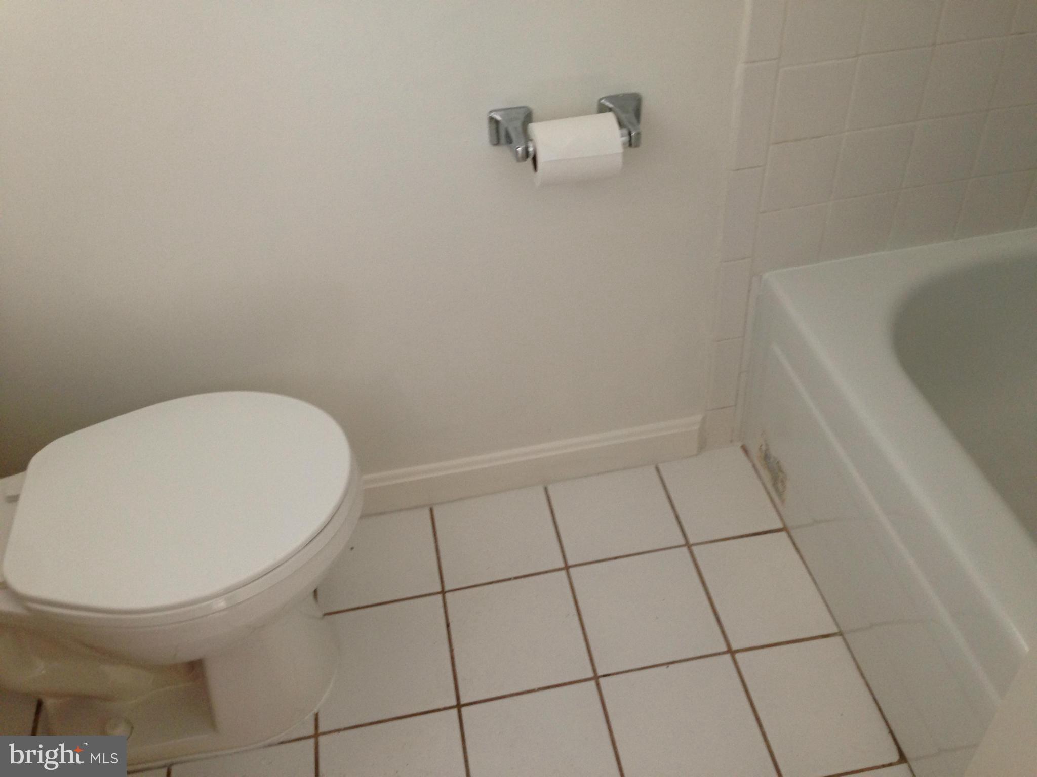 4716 Oxbow Road Rockville, MD 20852 - Photo 27 of 30 Bath