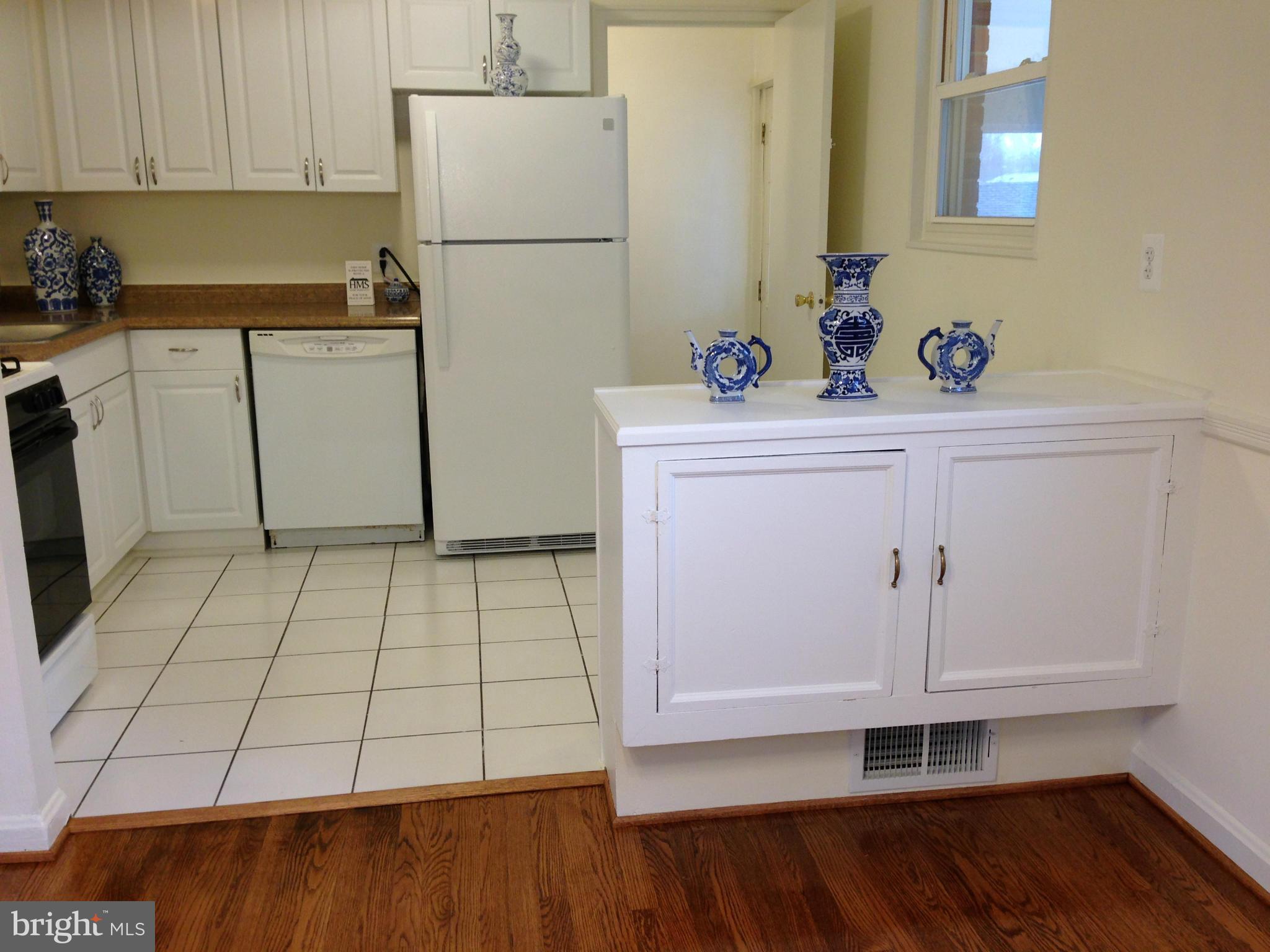 4716 Oxbow Road Rockville, MD 20852 - Photo 5 of 30 Kitchen