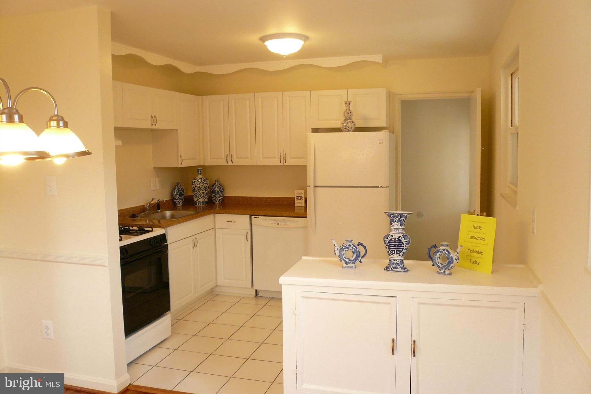 4716 Oxbow Road Rockville, MD 20852 - Photo 6 of 30 Kitchen