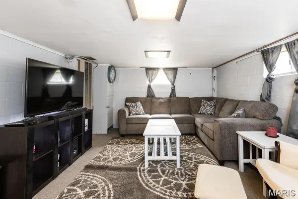 $1,695 | 417 North John Street, Mascoutah, IL 62258