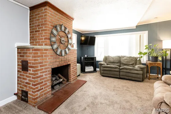 $1,695 | 417 North John Street, Mascoutah, IL 62258