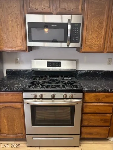 $1,795 | 531 Grimsby Avenue, Henderson, NV 89014